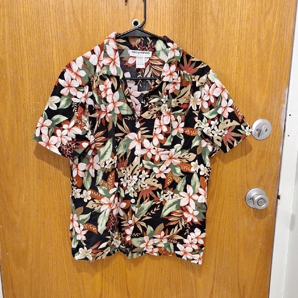 Cathy Daniels Tops - Floral Hawaiian shirt